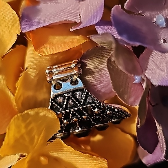 Costume Ring - Picture 3 of 8